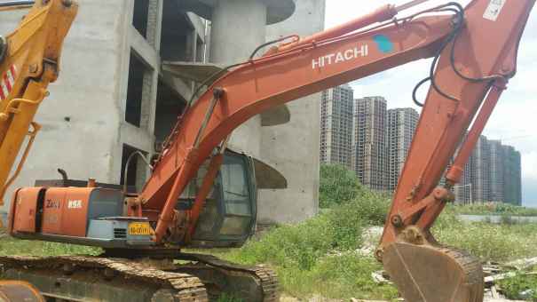云南出售转让二手7526小时2005年日立EX200挖掘机