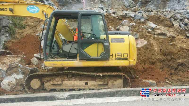 云南出售转让二手3000小时2013年住友SH130挖掘机