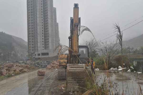贵州出售转让二手12000小时2010年柳工920C挖掘机