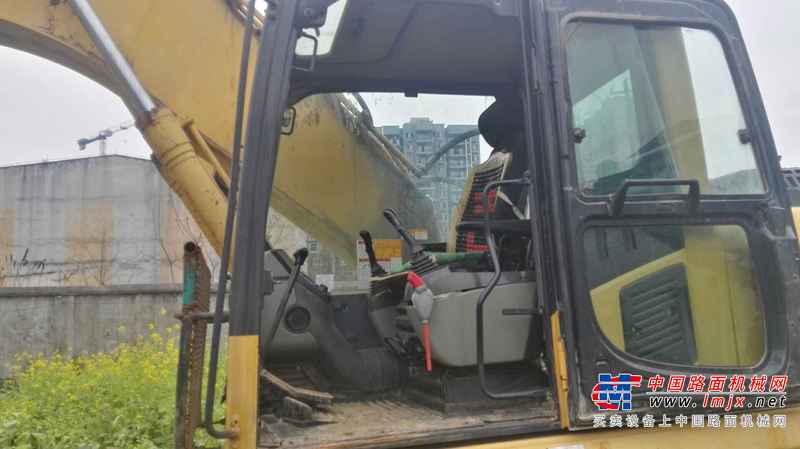 贵州出售转让二手12000小时2010年小松PC200挖掘机