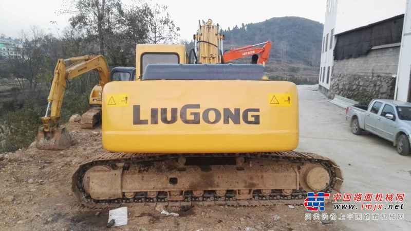贵州出售转让二手22000小时2005年柳工CLG225C挖掘机