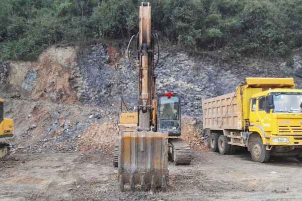 贵州出售转让二手6300小时2012年江麓CN225LC挖掘机