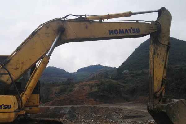 贵州出售转让二手9836小时2007年小松PC240挖掘机