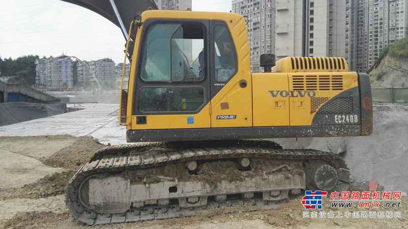 贵州出售转让二手7453小时2011年沃尔沃EC210B挖掘机