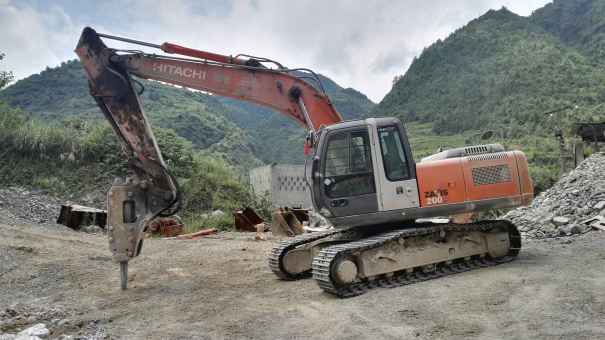 贵州出售转让二手5334小时2012年日立ZX200挖掘机