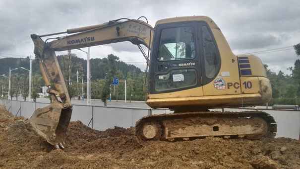 贵州出售转让二手8903小时2010年小松PC60挖掘机