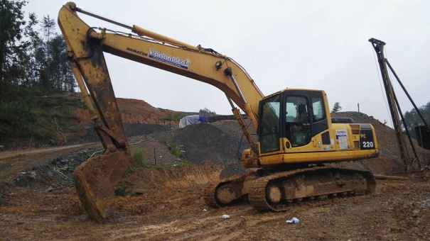 贵州出售转让二手6955小时2008年小松PC200挖掘机