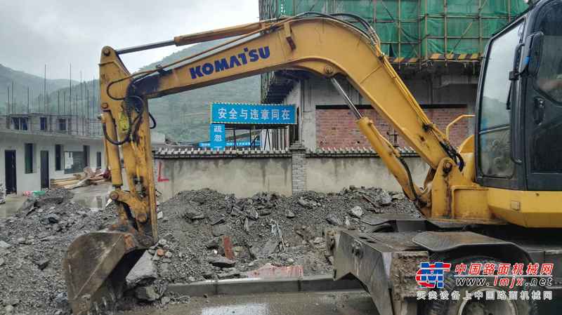 贵州出售转让二手3451小时2012年新源机械轮挖65W挖掘机