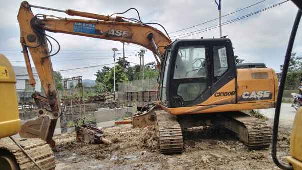 贵州出售转让二手8600小时2010年凯斯CX130B挖掘机