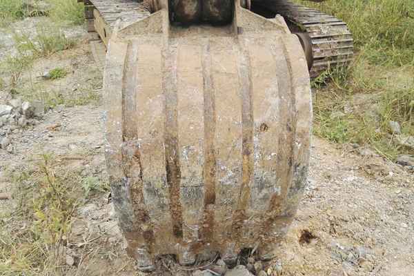 贵州出售转让二手17646小时2005年小松PC60挖掘机