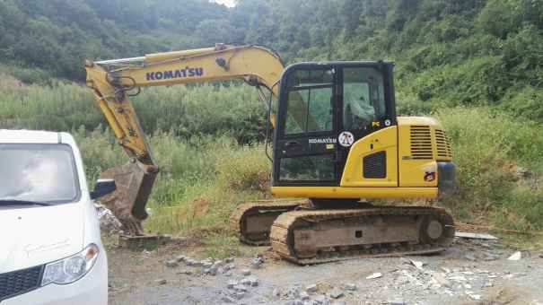 贵州出售转让二手3650小时2012年小松PC60挖掘机