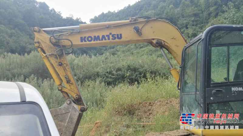 贵州出售转让二手3650小时2012年小松PC60挖掘机