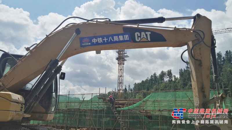 贵州出售转让二手8464小时2009年卡特彼勒320D挖掘机