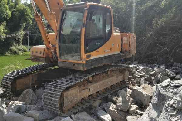 贵州出售转让二手8448小时2012年现代R215挖掘机