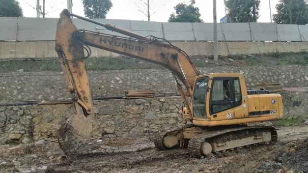 贵州出售转让二手7687小时2008年现代R215挖掘机