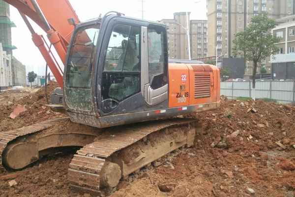 江西出售转让二手8700小时2010年日立ZX200挖掘机
