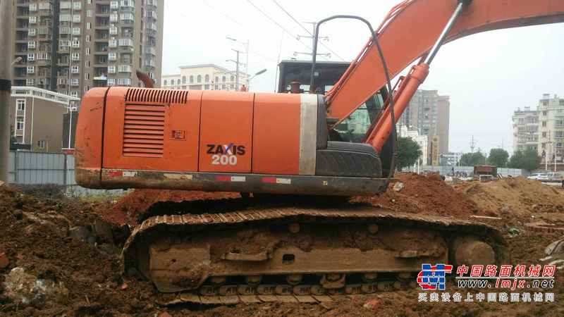 江西出售转让二手8700小时2010年日立ZX200挖掘机