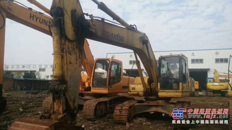 江西出售转让二手8000小时2009年小松PC220挖掘机