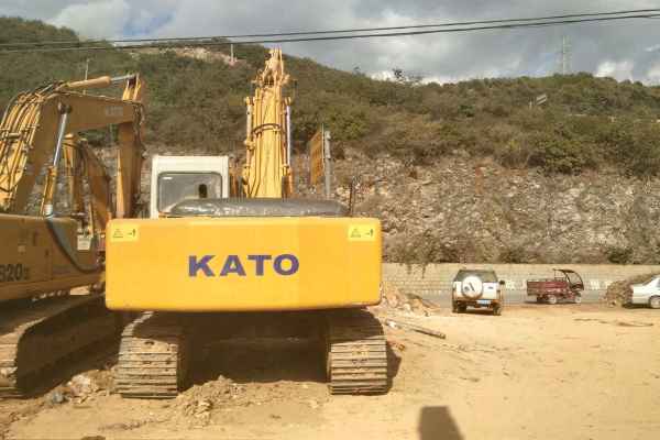 云南出售转让二手12000小时2005年加藤HD820挖掘机