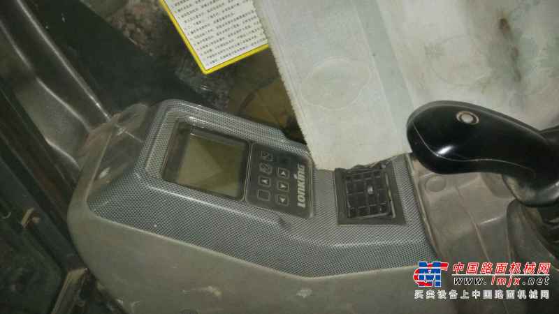 云南出售转让二手5000小时2012年龙工LG6060D挖掘机