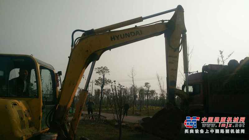 江西出售转让二手8600小时2007年现代R60挖掘机