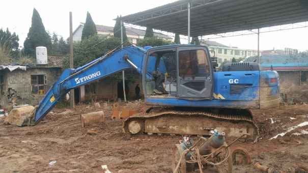江西出售转让二手6601小时2011年山重建机GC218挖掘机