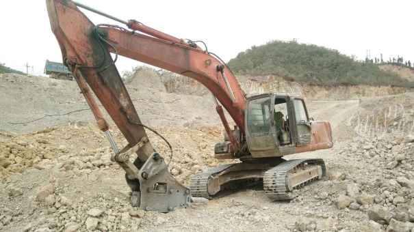 云南出售转让二手10000小时2007年日立ZX230挖掘机