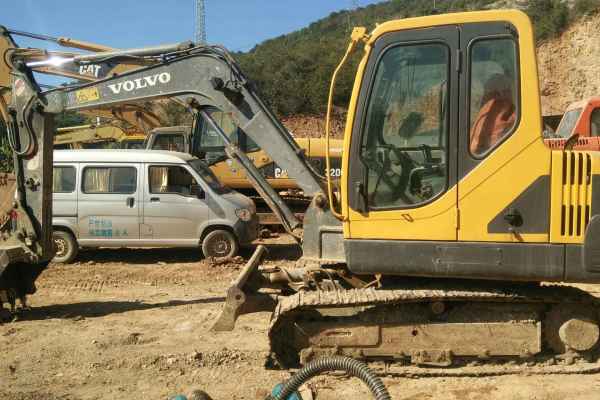 云南出售转让二手5000小时2006年沃尔沃EC55B挖掘机