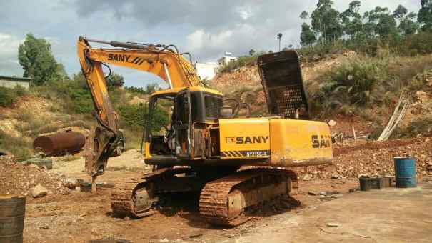 云南出售转让二手4000小时2012年三一重工SY215C挖掘机