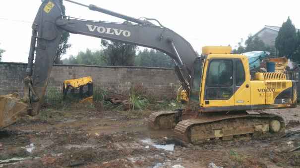 江西出售转让二手6300小时2011年沃尔沃EC210B挖掘机
