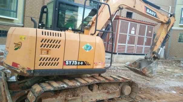 云南出售转让二手4000小时2013年三一重工SY75C挖掘机