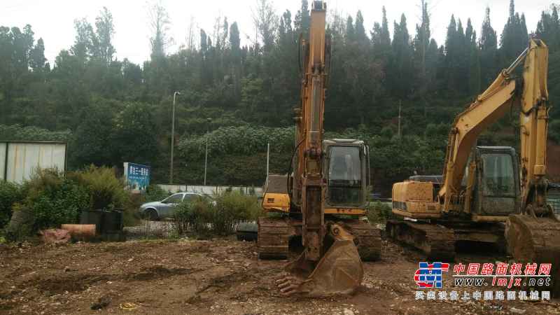 云南出售转让二手12600小时2008年柳工CLG915C挖掘机