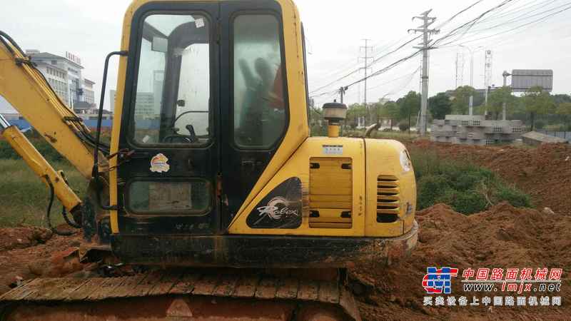 江西出售转让二手9000小时2008年现代R60挖掘机