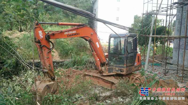 江西出售转让二手10000小时2008年斗山DH55挖掘机
