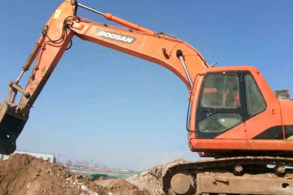 山东出售转让二手6000小时2011年斗山DH215挖掘机