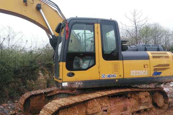 湖南出售转让二手4000小时2012年徐工XE235C挖掘机