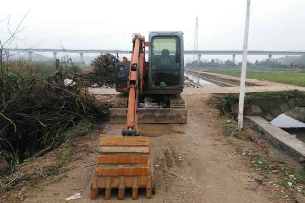 湖南出售转让二手5000小时2011年日立EX60挖掘机