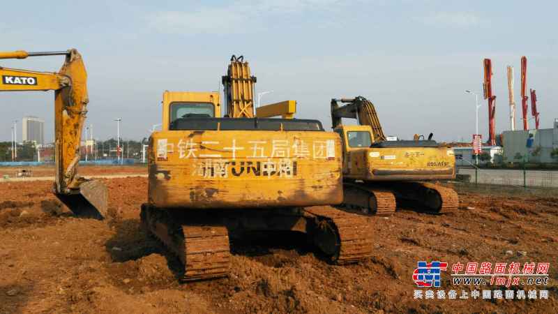 湖南出售转让二手6721小时2009年现代R225挖掘机