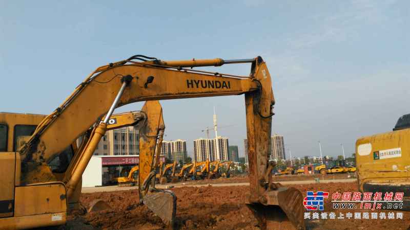湖南出售转让二手6721小时2009年现代R225挖掘机