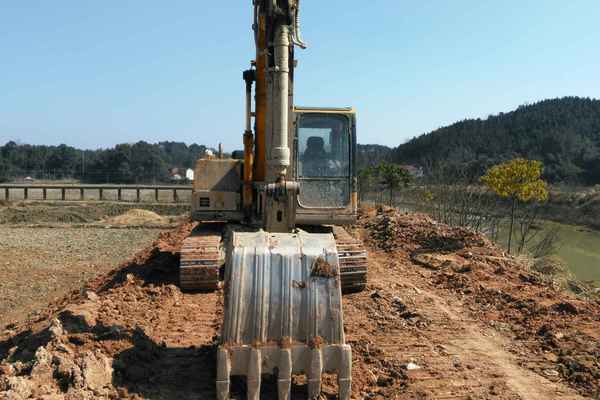 湖南出售转让二手6728小时2010年山重建机JCM913D挖掘机