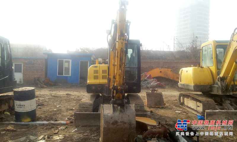 山西出售转让二手3700小时2013年现代R60挖掘机