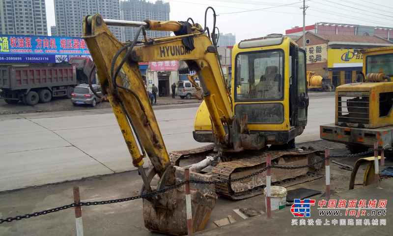 山西出售转让二手6800小时2008年现代R60挖掘机