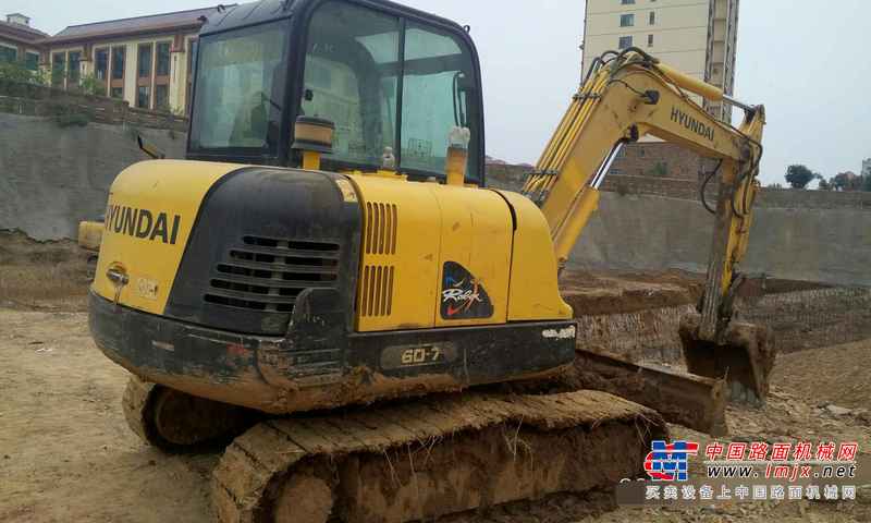 山西出售转让二手3205小时2013年现代R55挖掘机
