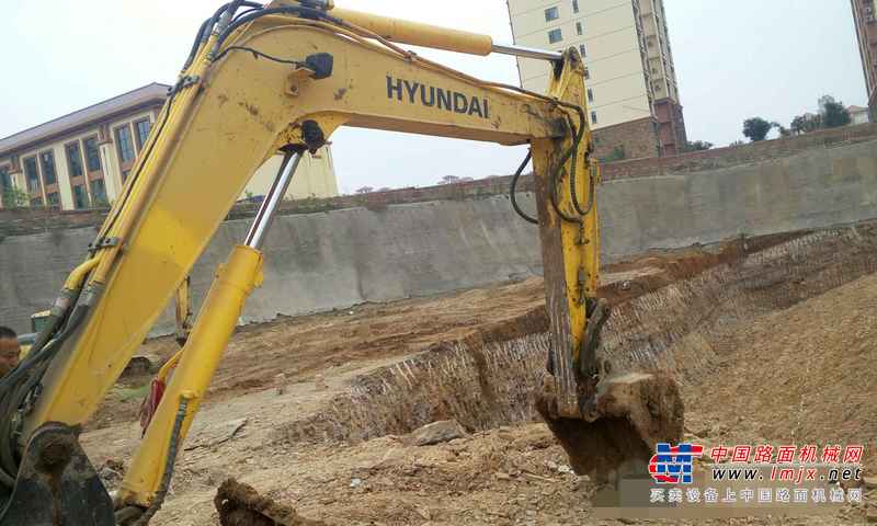 山西出售转让二手3205小时2013年现代R55挖掘机