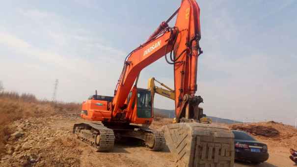 黑龙江出售转让二手9000小时2008年斗山DH300LC挖掘机