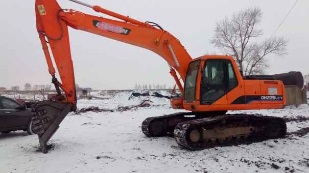 黑龙江出售转让二手8000小时2010年斗山DH225挖掘机