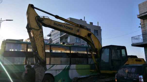 黑龙江出售转让二手12000小时2011年住友SH240挖掘机