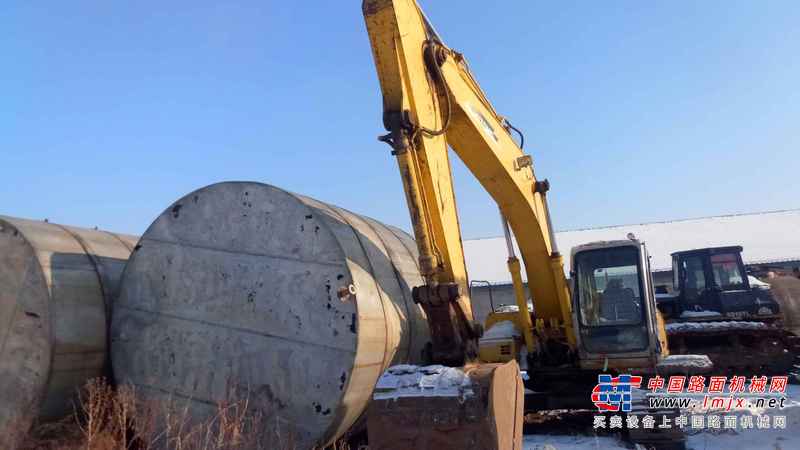 黑龙江出售转让二手15000小时2004年住友SH200Z3挖掘机