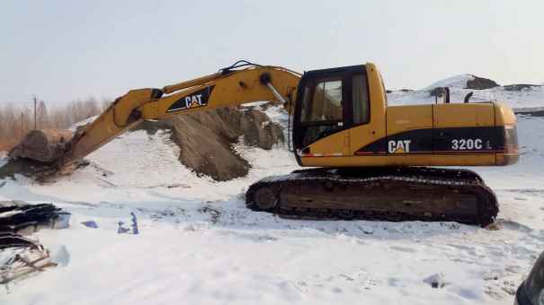 黑龙江出售转让二手15000小时2005年卡特彼勒320C挖掘机