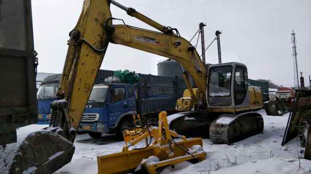黑龙江出售转让二手15000小时2006年住友SH200Z3挖掘机